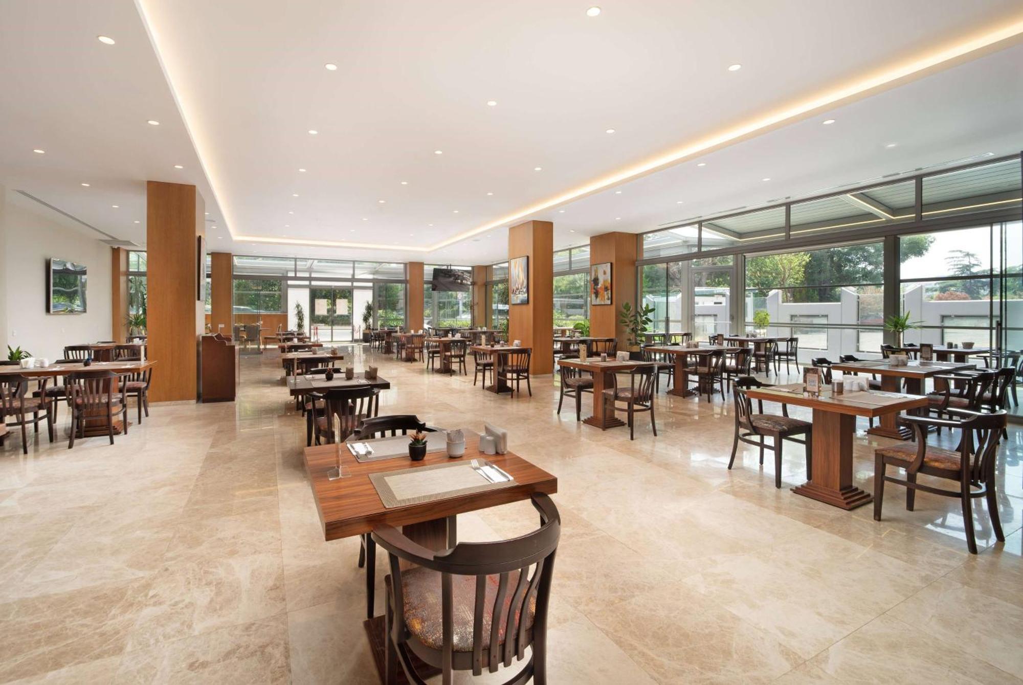 Hotel Ramada Plaza By Wyndham Istanbul Atakoy Exterior foto