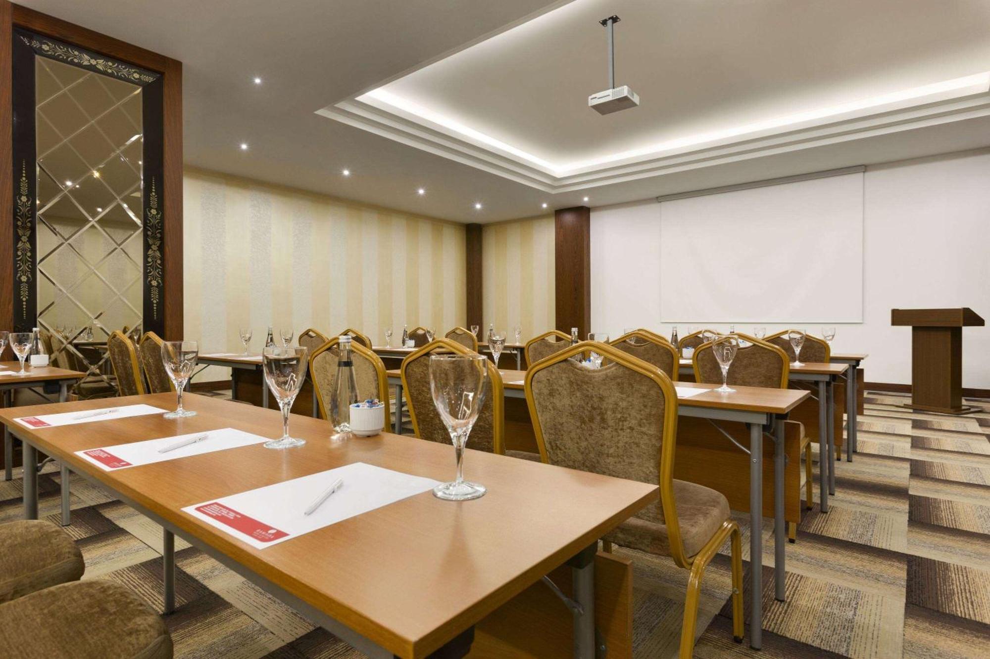 Hotel Ramada Plaza By Wyndham Istanbul Atakoy Exterior foto